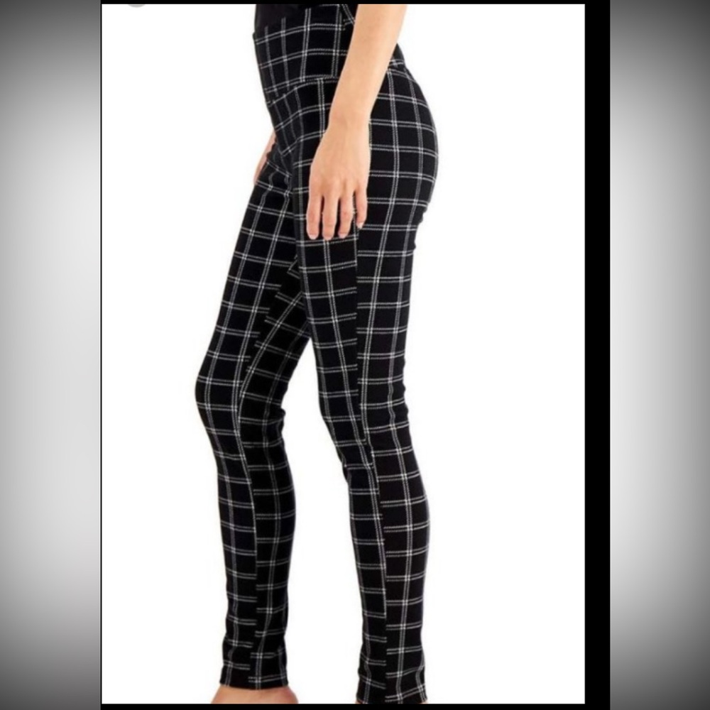 IN EXCELLENT CONDITION! INC INTERNATIONAL CONCEPTS BLACK/WHITE LEGGINGS SIZE S